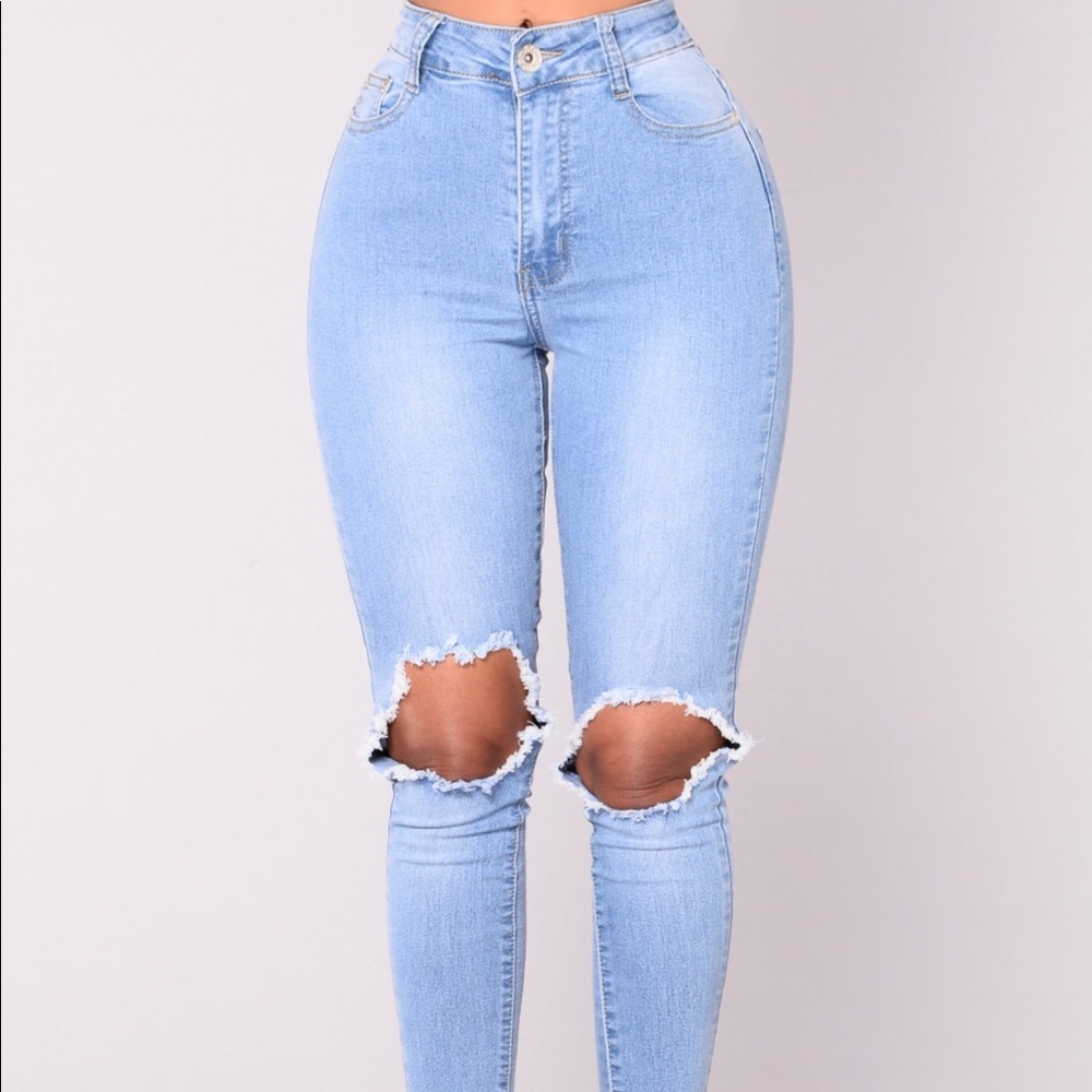 Fashion Nova Blue Dream High Rise Jeans. - Picture 4 of 4